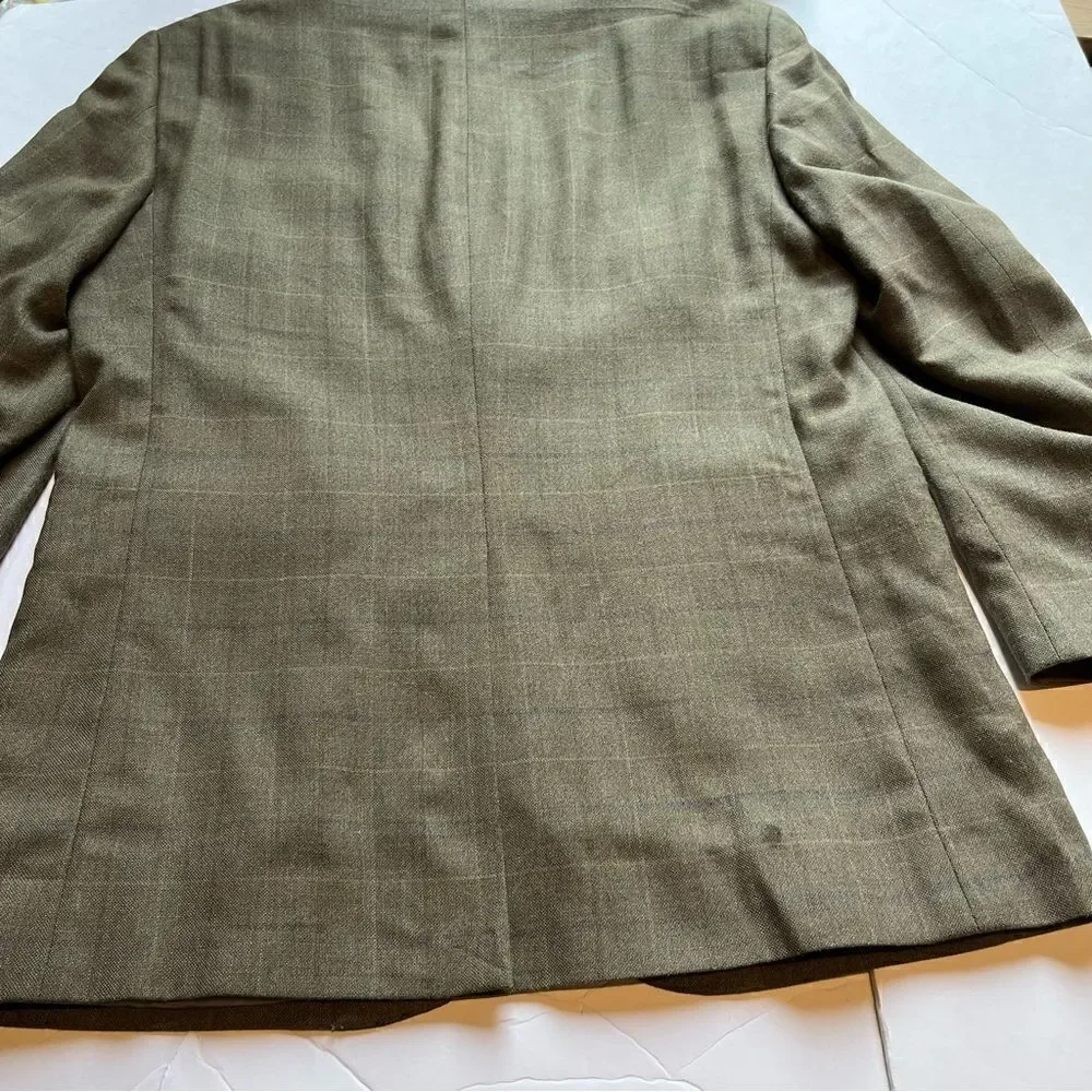 Jos A. Bank Men's Silk and Wool Sport Coat Olive W/ blue and tan stripe Size 40R